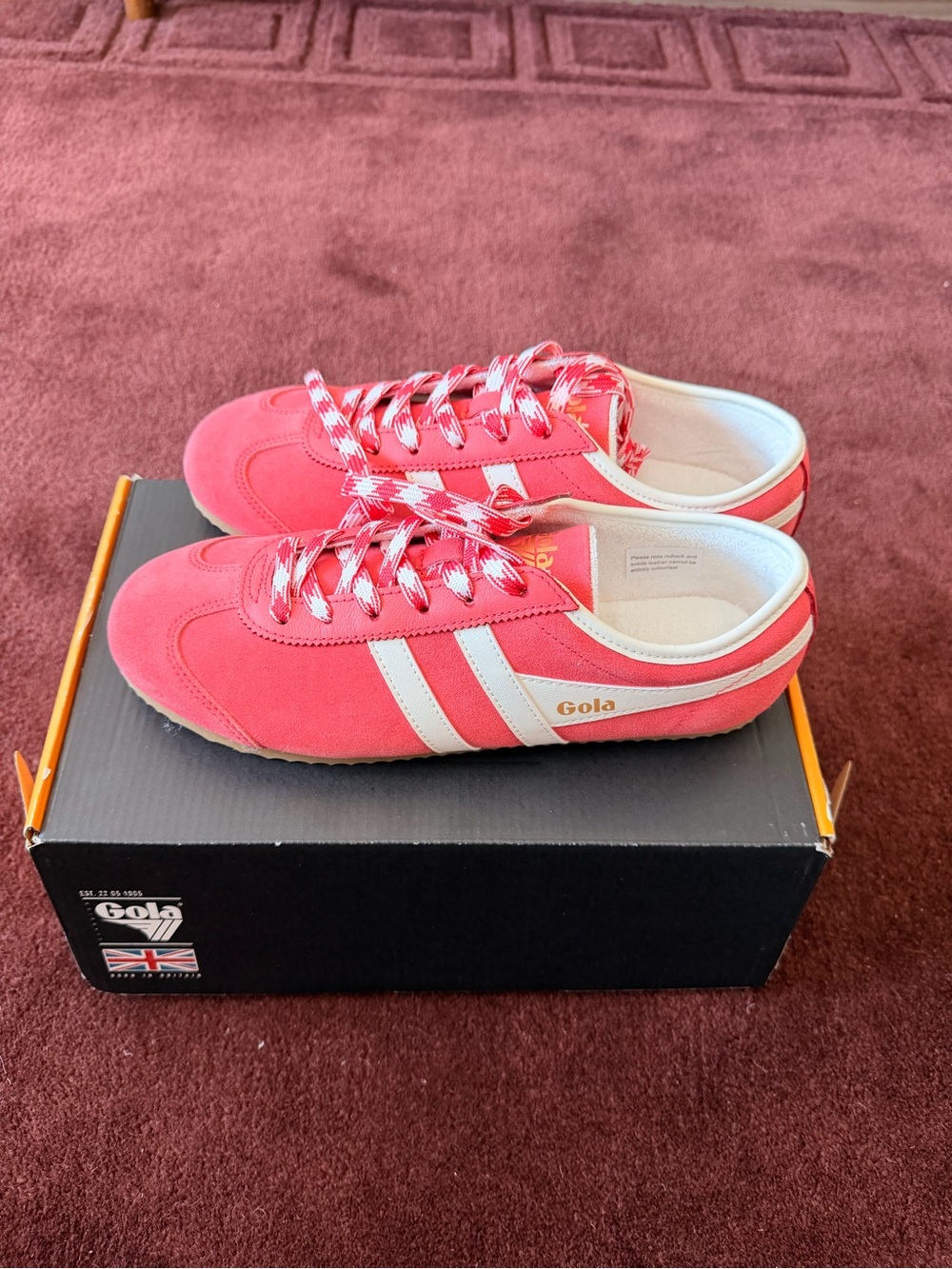 Gola Women's Pink Trainer with White Stripes NEW in box